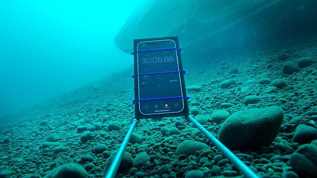 iphone12mini-watertest-v2