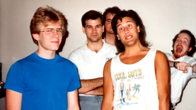 Stare zdjęcie id Software przedstawiające młodego Johna Carmacka i Johna Romero.